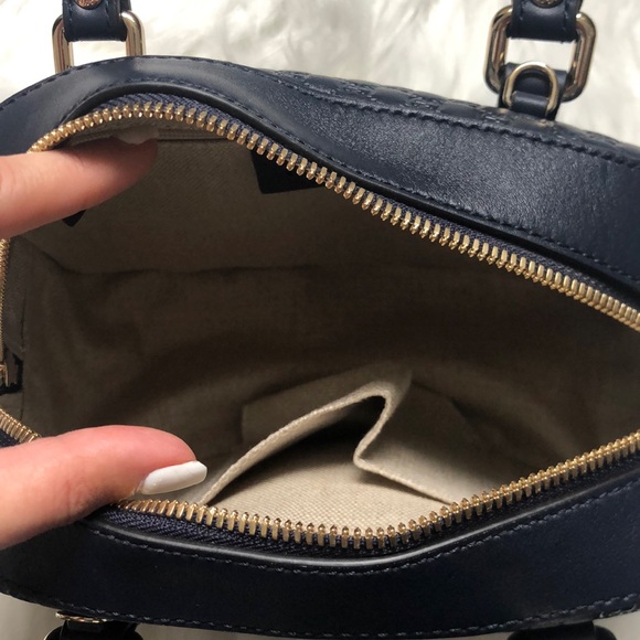 🆕💯% Auth Gucci Navy Blue Satchel Microguccissima Bag - Picture 7 of 15